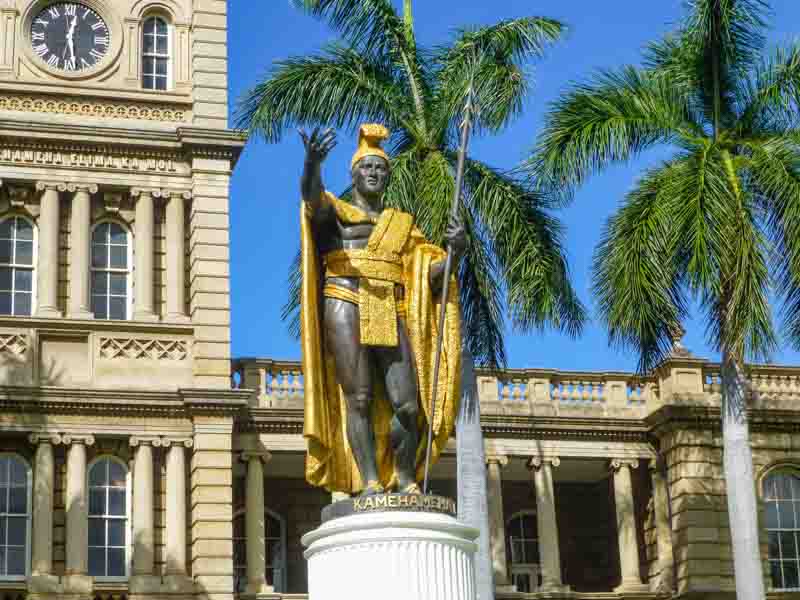 Statue in front of the Court House in Honolulu
